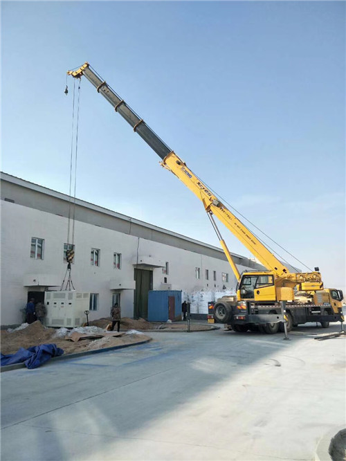 河东区“超载就喊停”—— 吊车的 “重量保镖” 技术