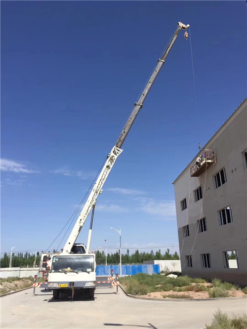 河东区“轻装强干”—— 吊车的 “轻量化臂架” 技术