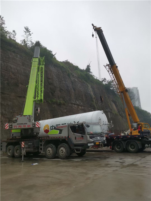 河东区“不怕风雨冻”—— 吊车的 “恶劣环境适应” 技术