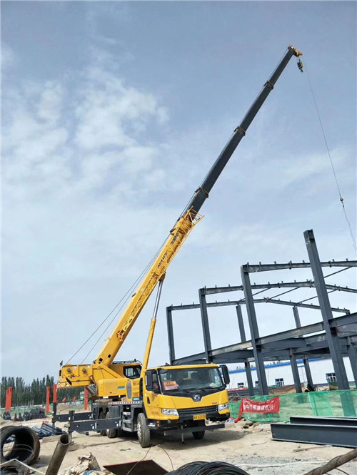 河东区超高层建筑钢结构吊装案例